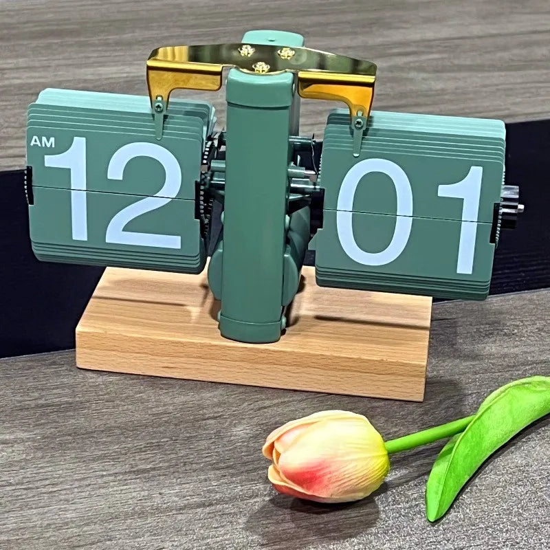 Vintage 12-Hour Flip Desk Clock with  Battery  Living Room Decor