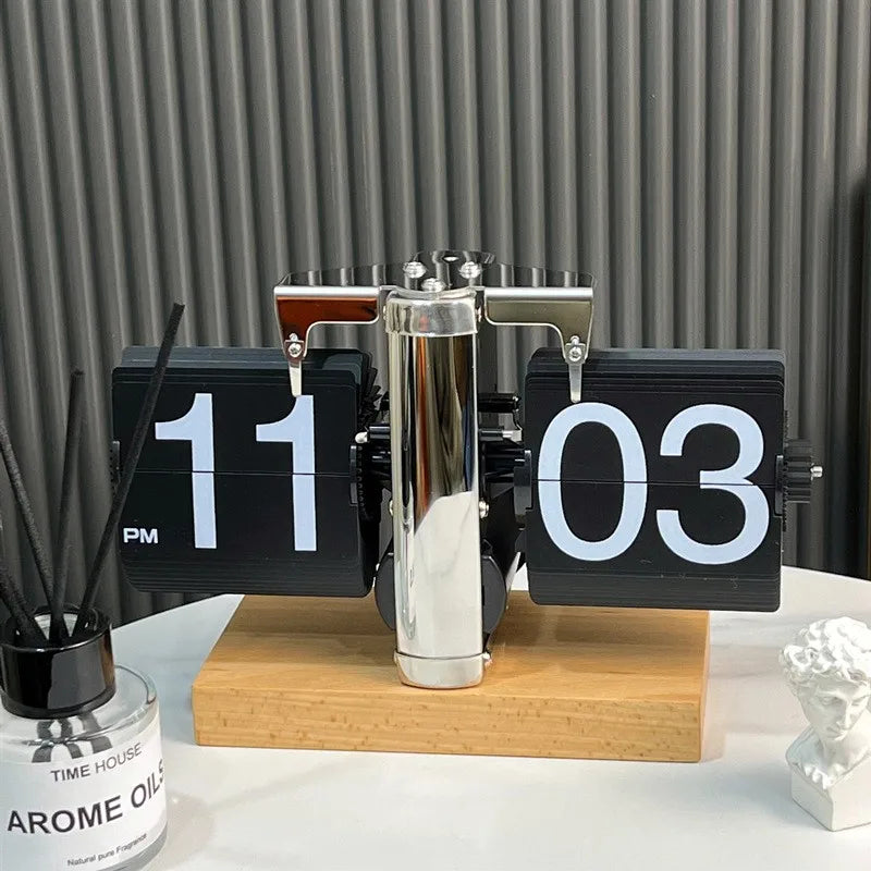 Vintage 12-Hour Flip Desk Clock with  Battery  Living Room Decor
